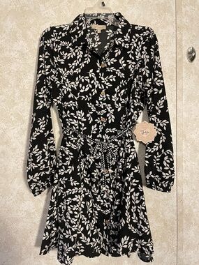 indulge Black & White Leaf-Print Long Sleeve Button Dress with belt